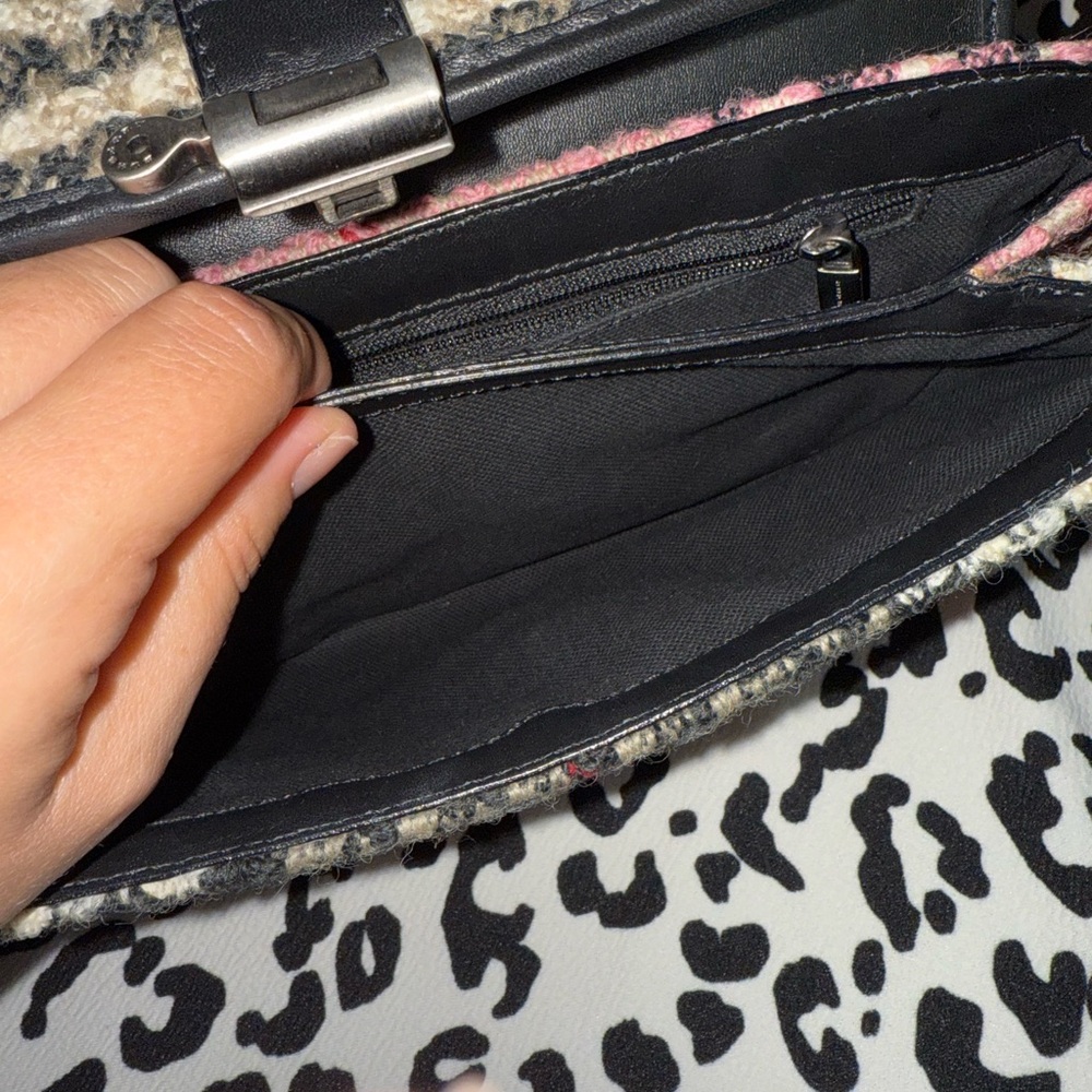 RARE BURBERRY WOOL NOVA KEY HANDBAG 💗 - Picture 9 of 12